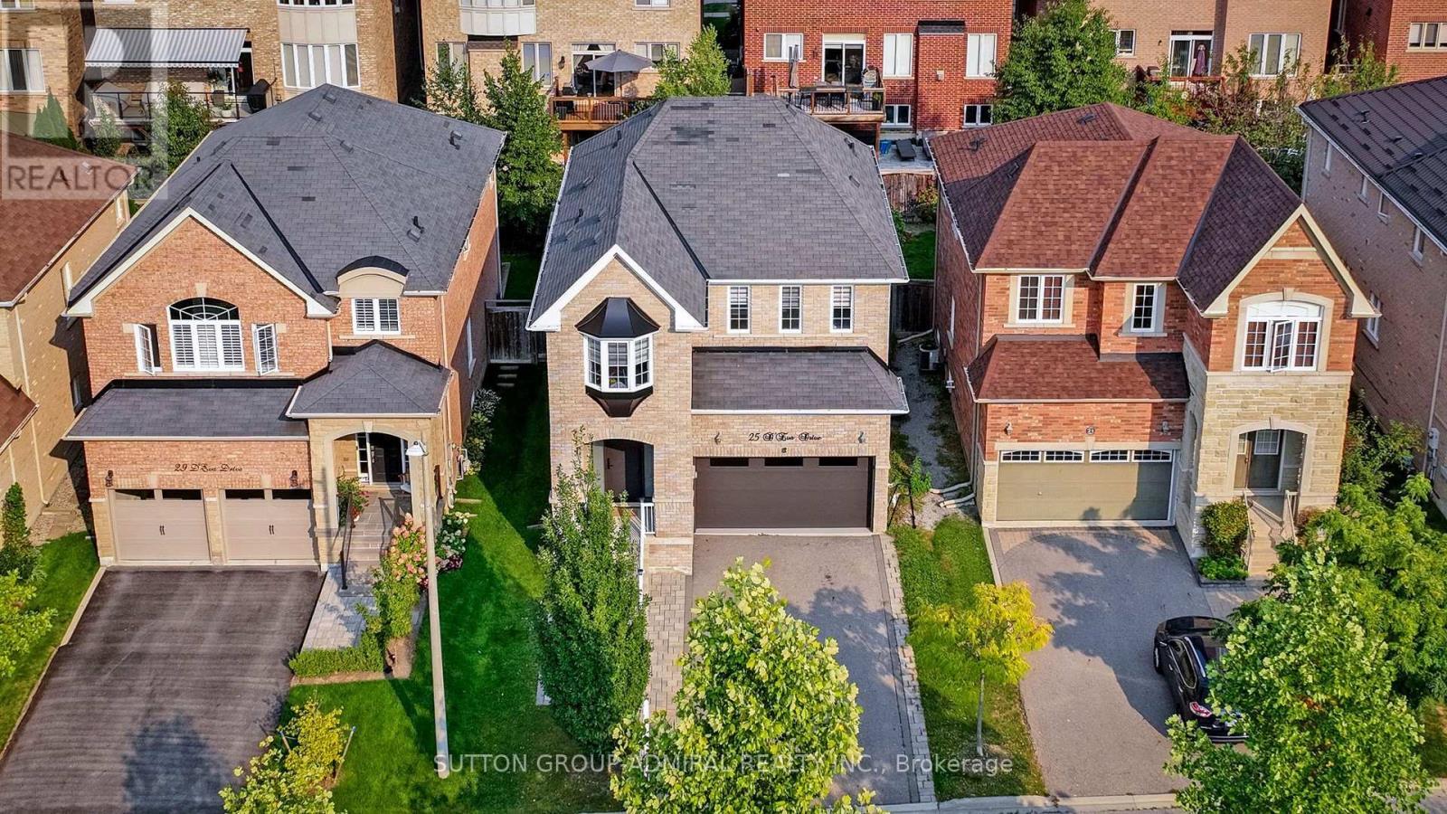 25 D'Eva Drive, Vaughan, ON - Outdoor With Facade