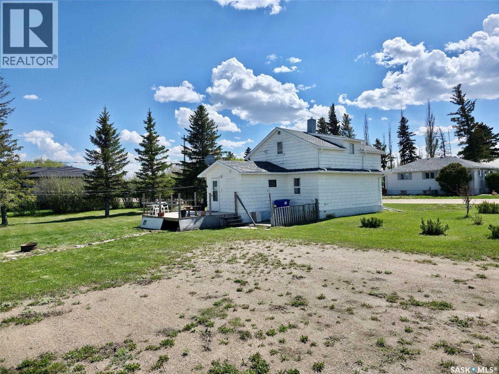 201 2Nd A Street W, Chamberlain, SK - Outdoor