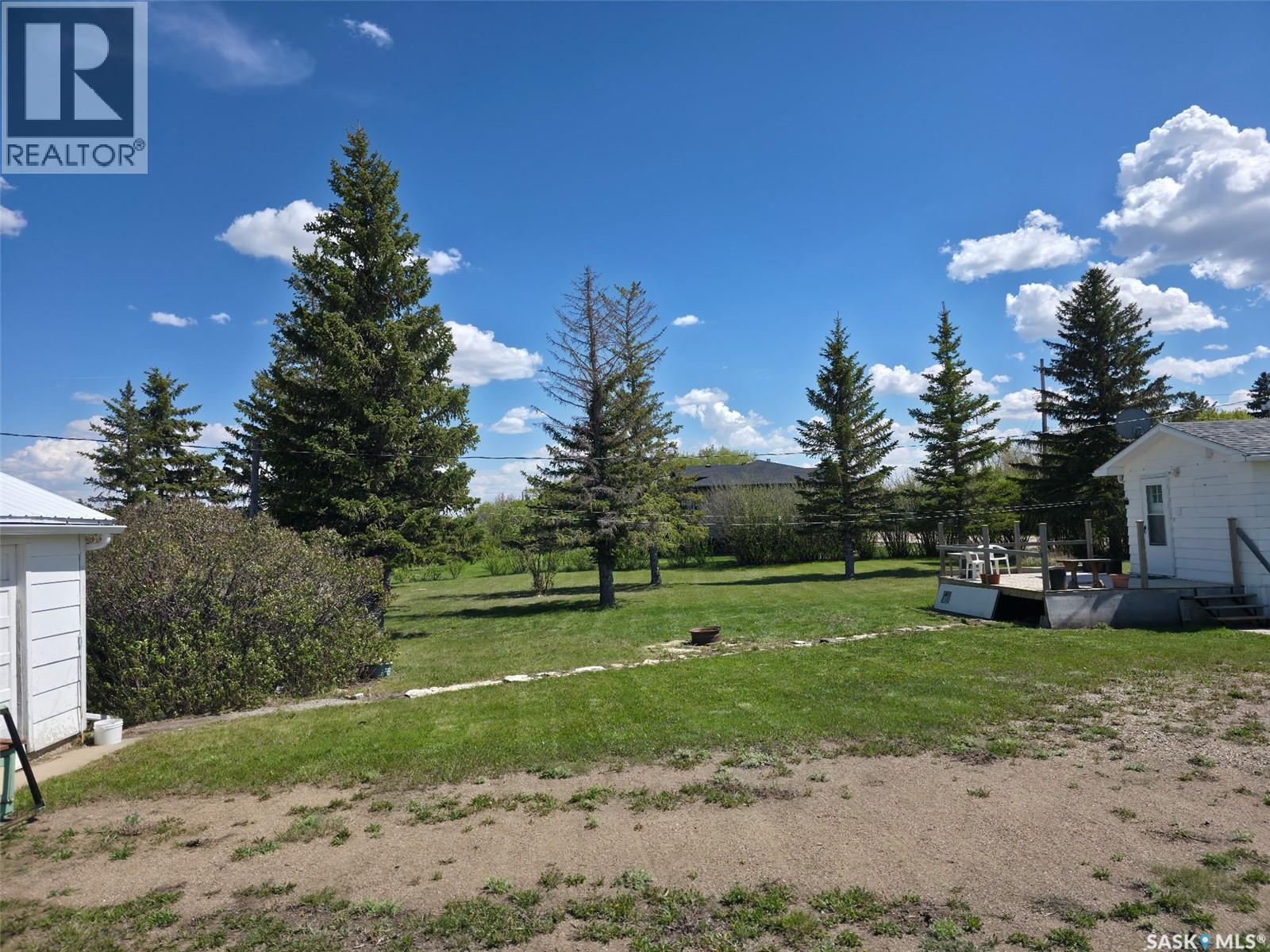 201 2Nd A Street W, Chamberlain, SK - Outdoor