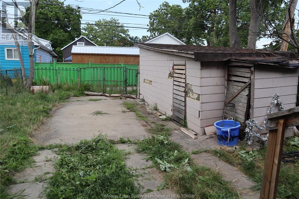 1050 Drouillard St, Windsor, ON - Outdoor