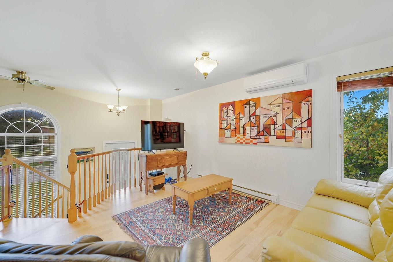 Living room - 454 Rue Lafleur, Brownsburg-Chatham, QC - Indoor Photo Showing Living Room