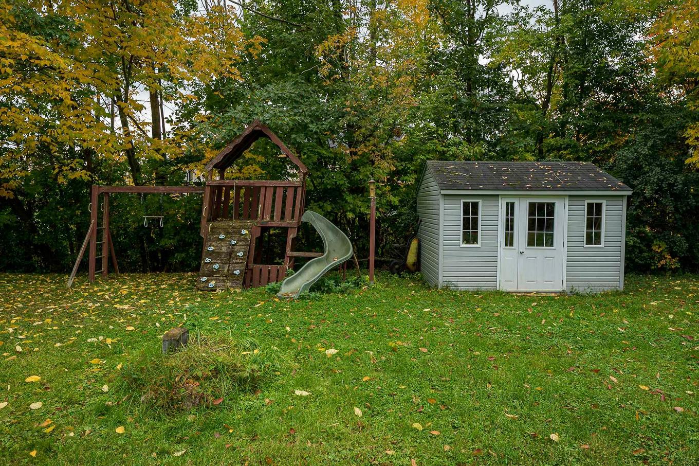 Backyard - 454 Rue Lafleur, Brownsburg-Chatham, QC - Outdoor