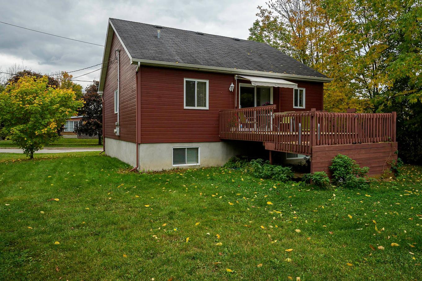 Back facade - 454 Rue Lafleur, Brownsburg-Chatham, QC - Outdoor With Deck Patio Veranda