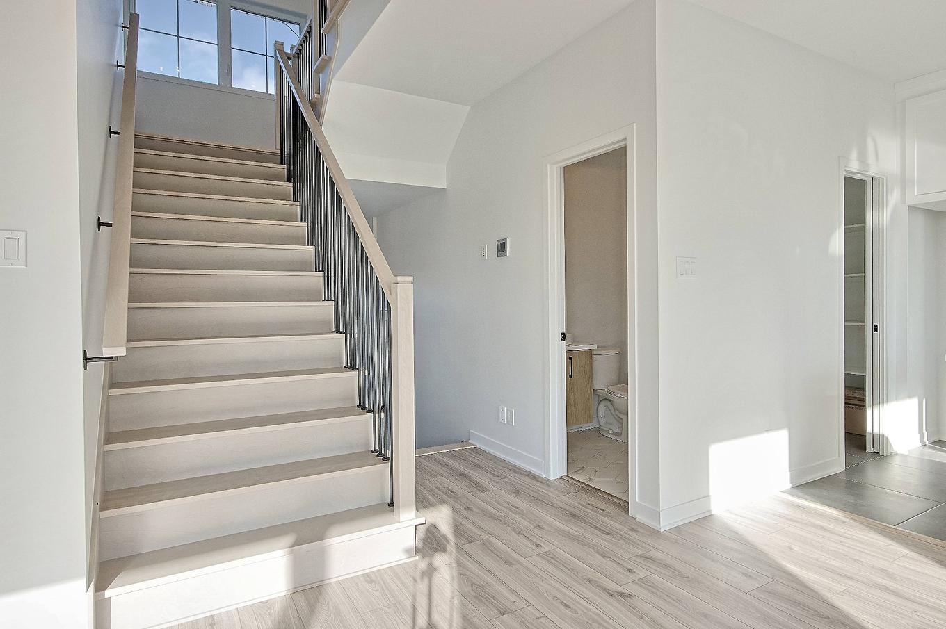 Staircase - Rue Du Quai, Saint-Louis-De-Gonzague, QC - Indoor Photo Showing Other Room