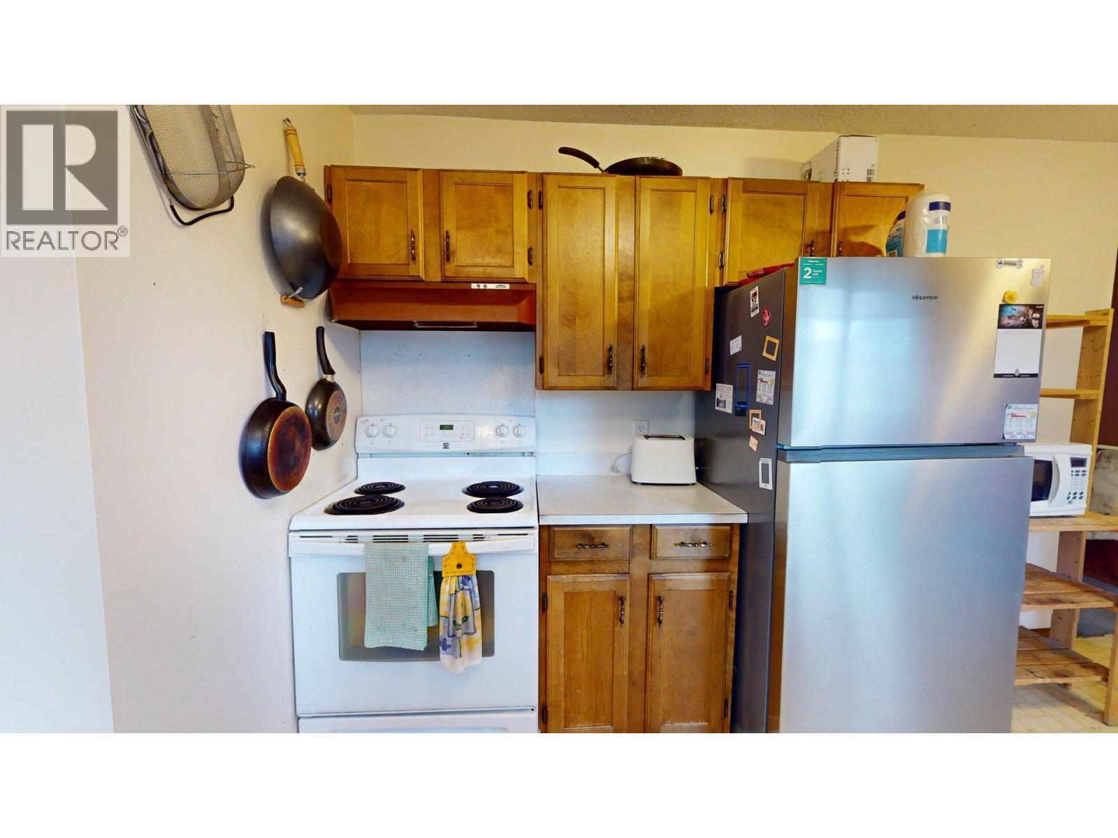 2016 Alder Street, Elkford, BC - Indoor Photo Showing Kitchen