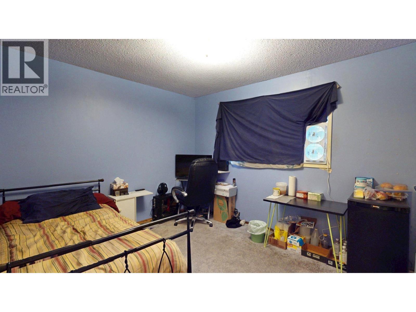 2016 Alder Street, Elkford, BC - Indoor Photo Showing Bedroom
