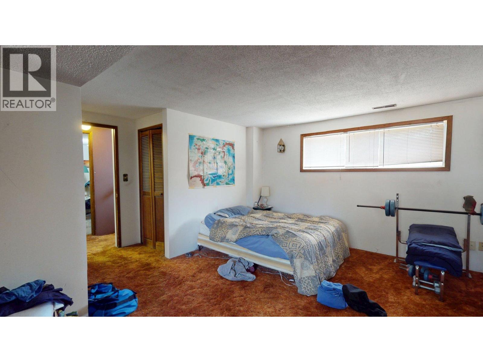 2016 Alder Street, Elkford, BC - Indoor Photo Showing Bedroom