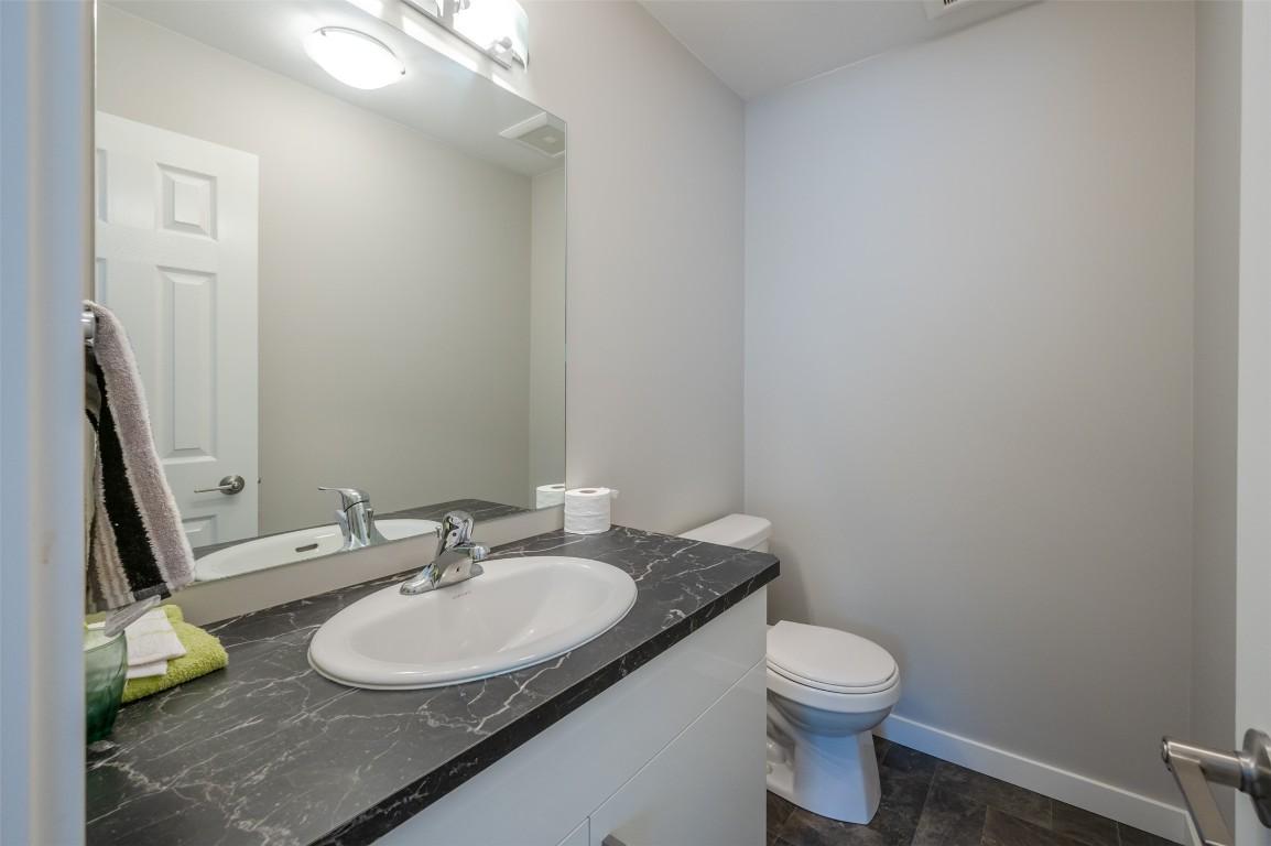 123-1458 Penticton Avenue, Penticton, BC - Indoor Photo Showing Bathroom