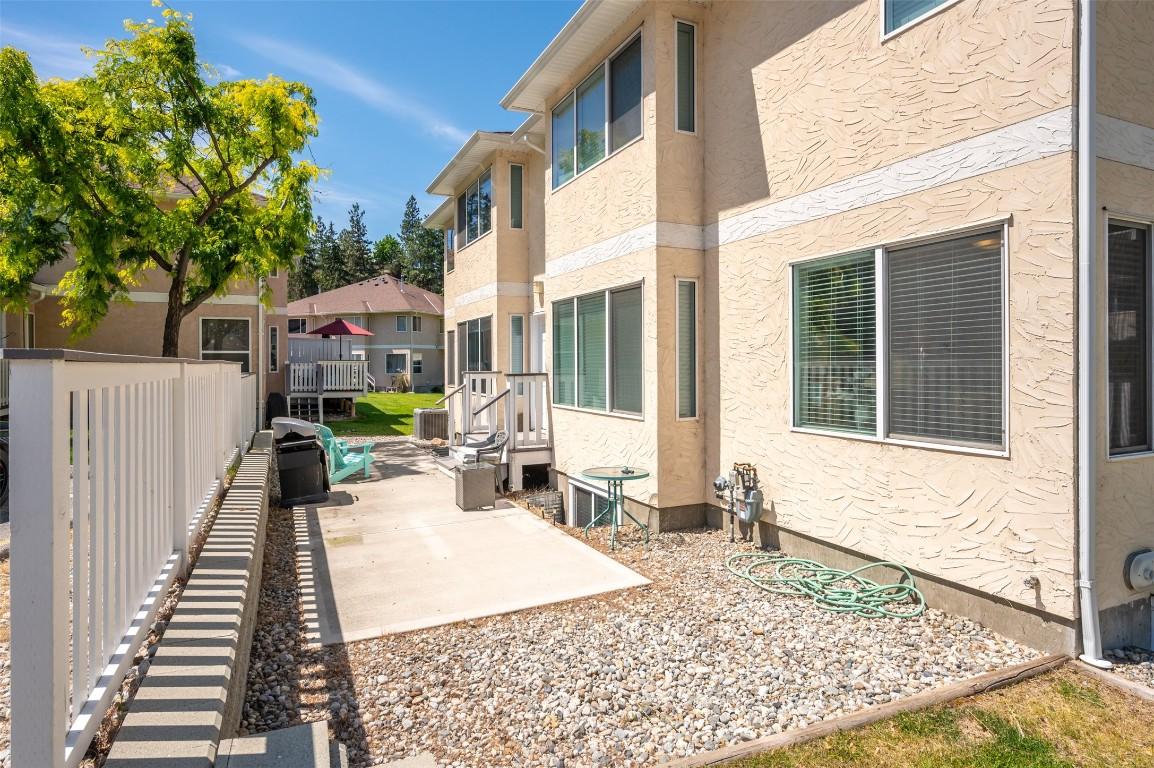 123-1458 Penticton Avenue, Penticton, BC - Outdoor With Exterior