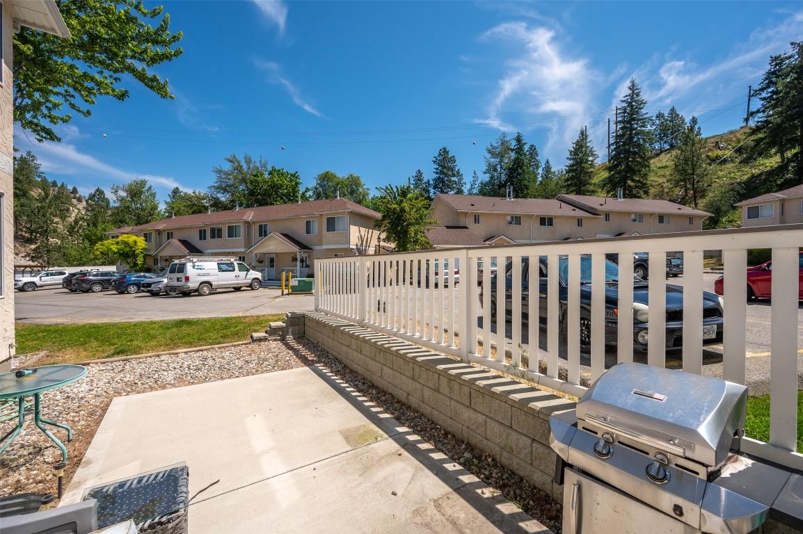 123-1458 Penticton Avenue, Penticton, BC - Outdoor