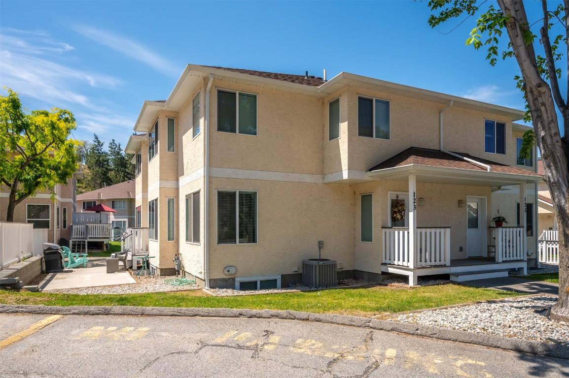 123-1458 Penticton Avenue, Penticton, BC - Outdoor With Deck Patio Veranda