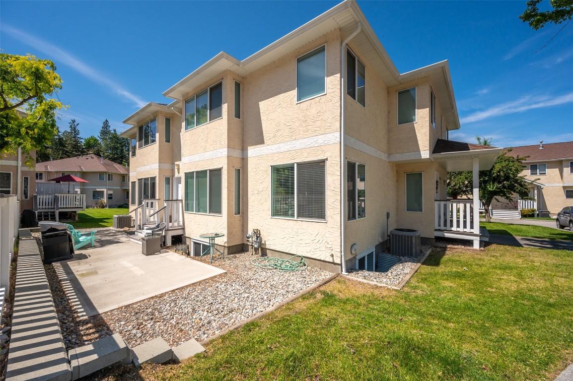 123-1458 Penticton Avenue, Penticton, BC - Outdoor