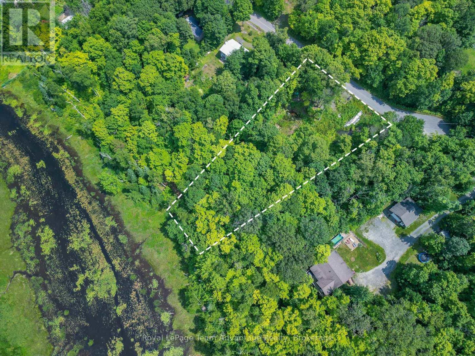 Aerial with approximate lot line - 17 Cornflower Road, Mcdougall, ON