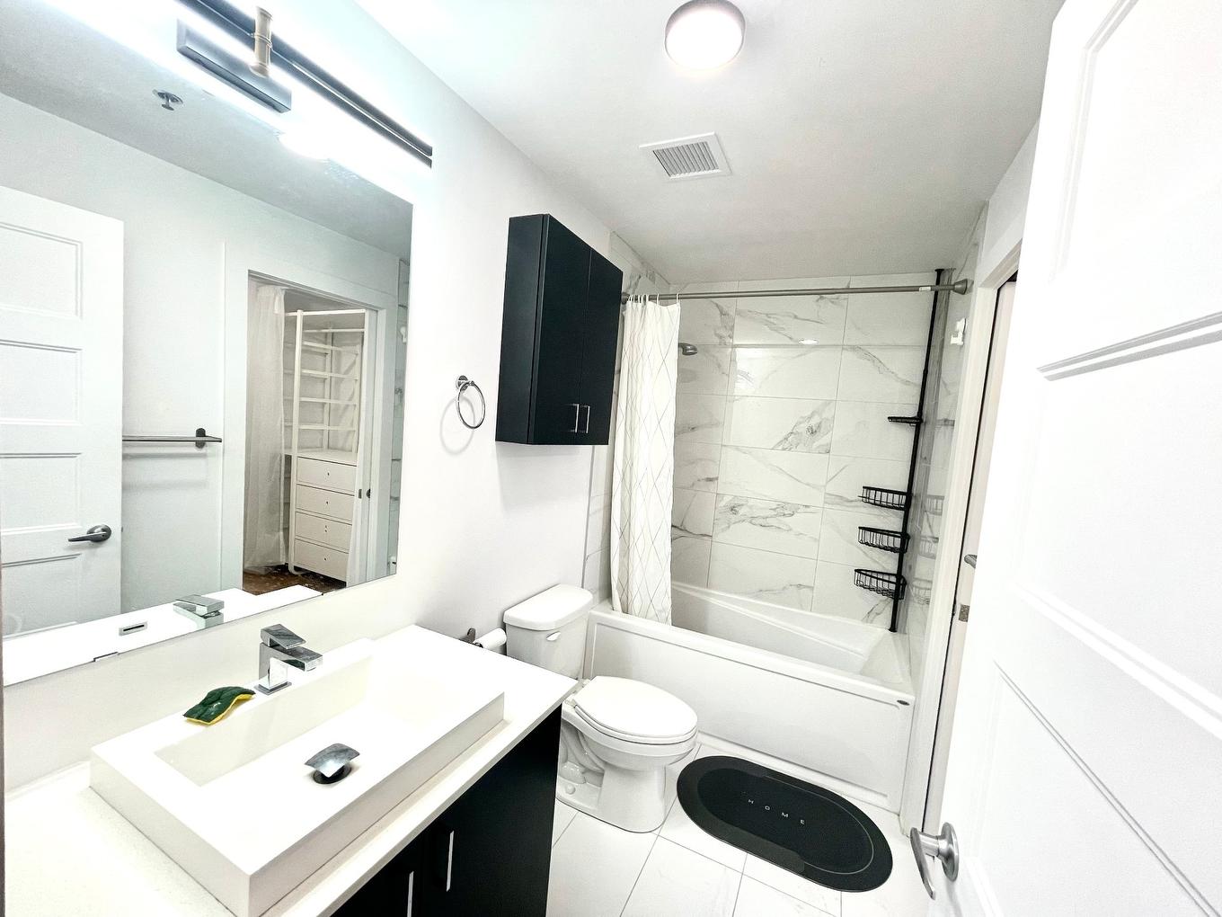 Salle de bains attenante à la CCP - 211-3950 Rue Sherbrooke E., Montréal (Mercier/Hochelaga-Maisonneuve), QC - Indoor Photo Showing Bathroom