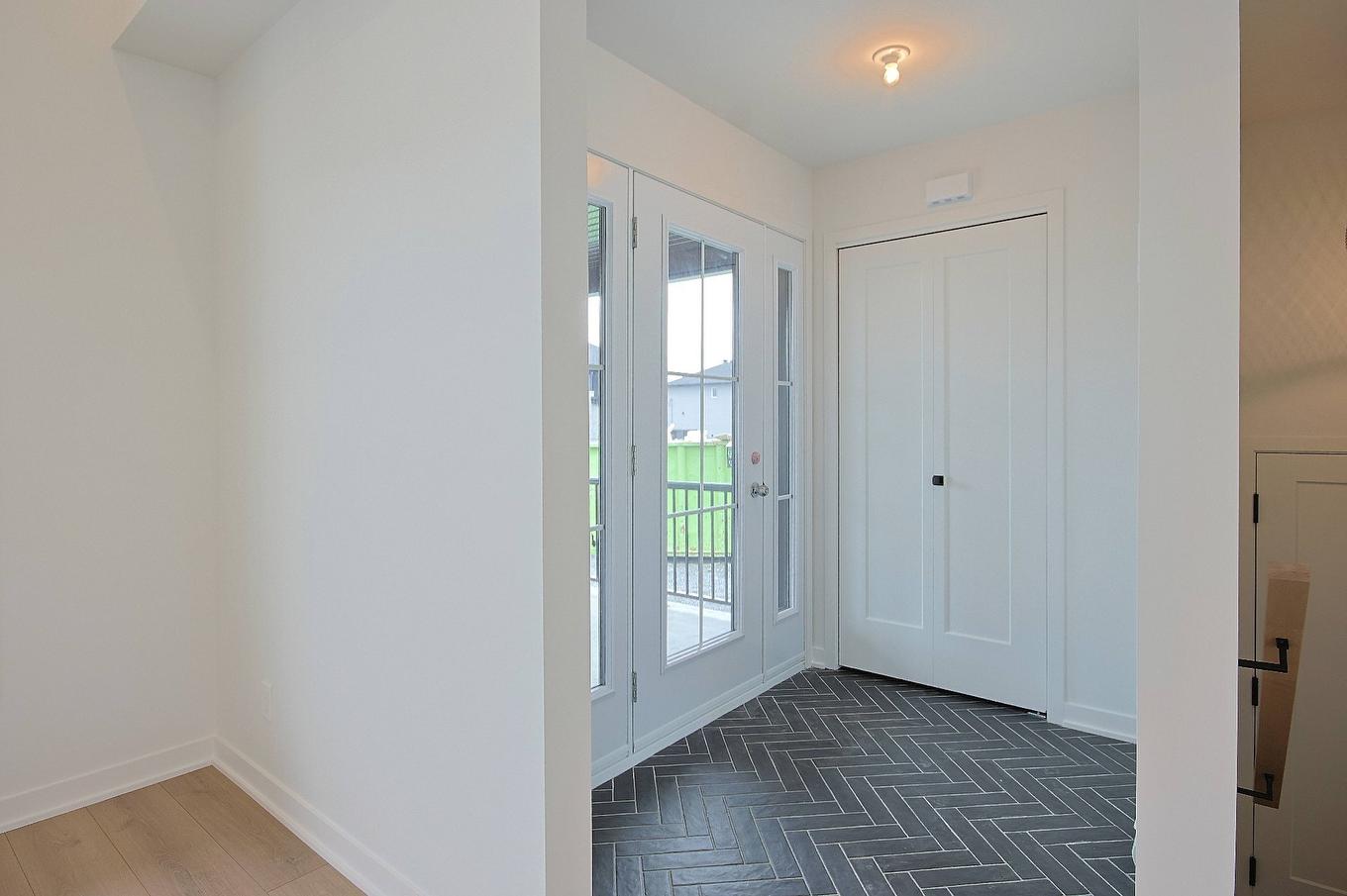 Hall d'entrée/Vestibule - Rue Du Quai, Saint-Louis-De-Gonzague, QC - Indoor Photo Showing Other Room