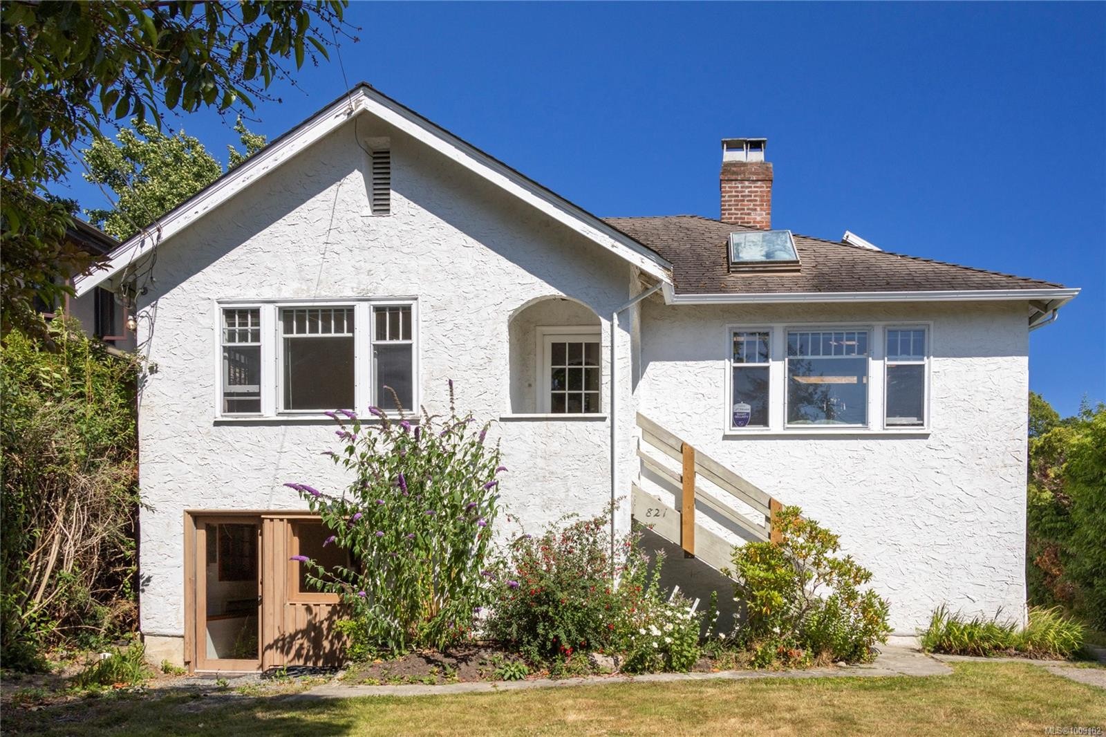 821 Newport Ave, Oak Bay, BC