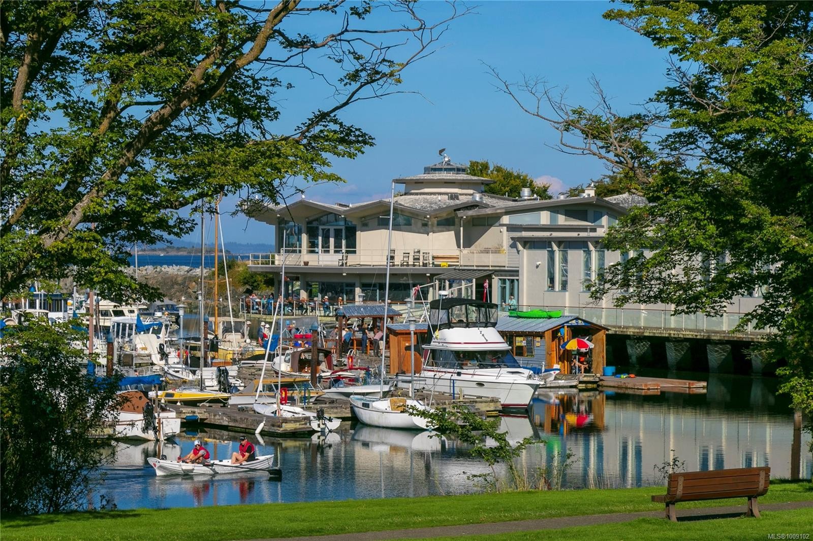 821 Newport Ave, Oak Bay, BC