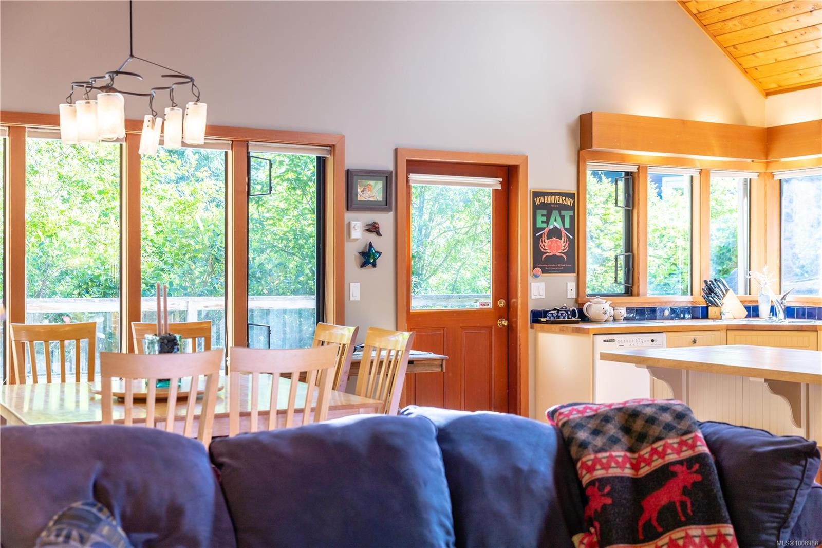 1180 Lynn Rd, Tofino, BC