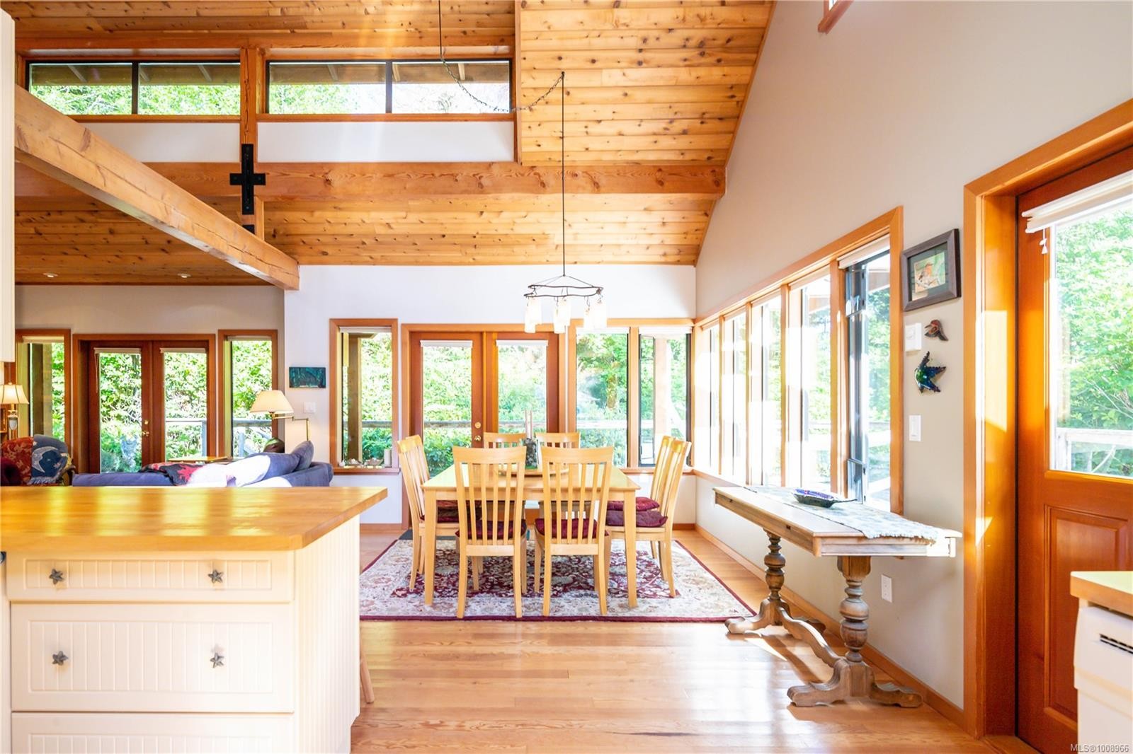 1180 Lynn Rd, Tofino, BC