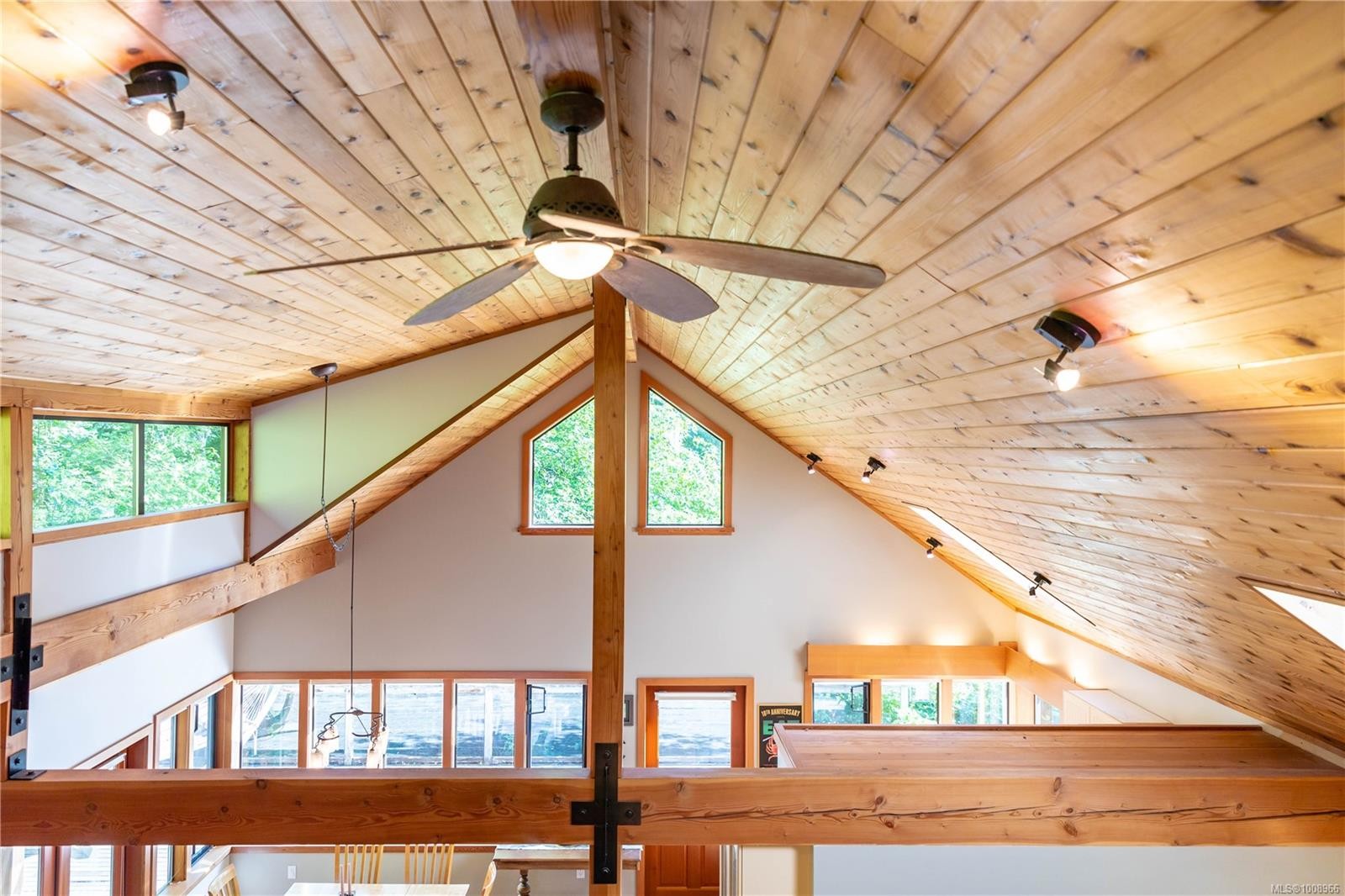 1180 Lynn Rd, Tofino, BC