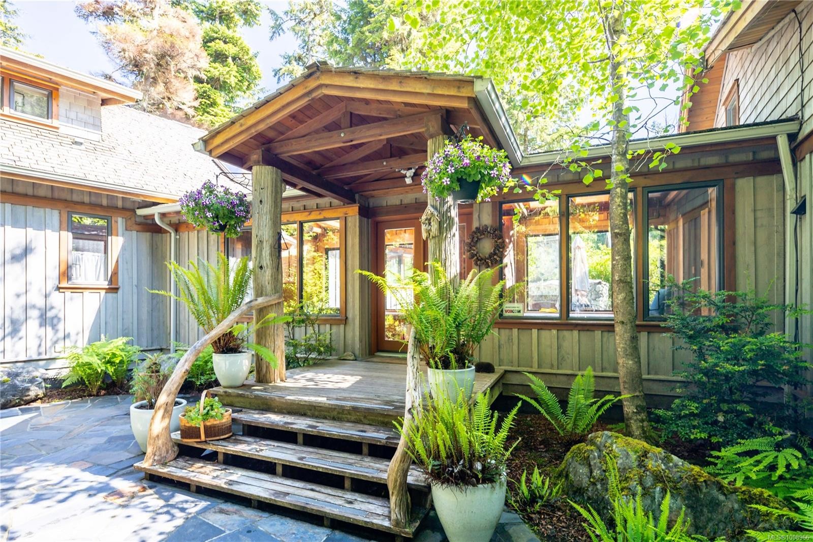 1180 Lynn Rd, Tofino, BC