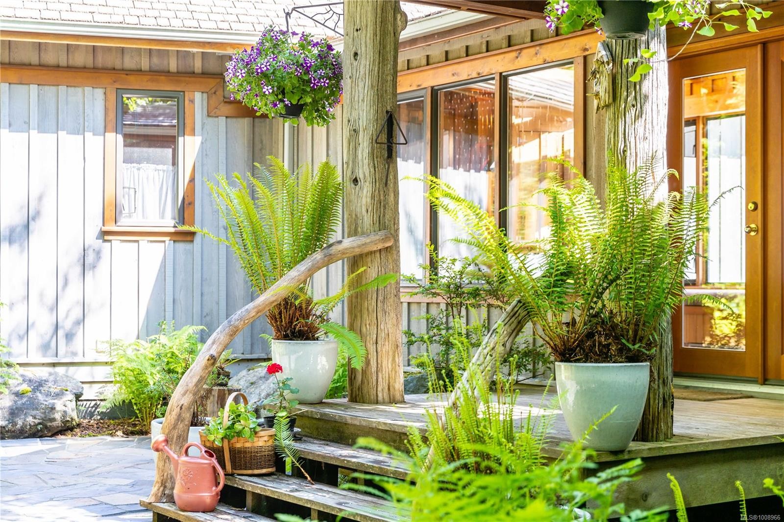 1180 Lynn Rd, Tofino, BC