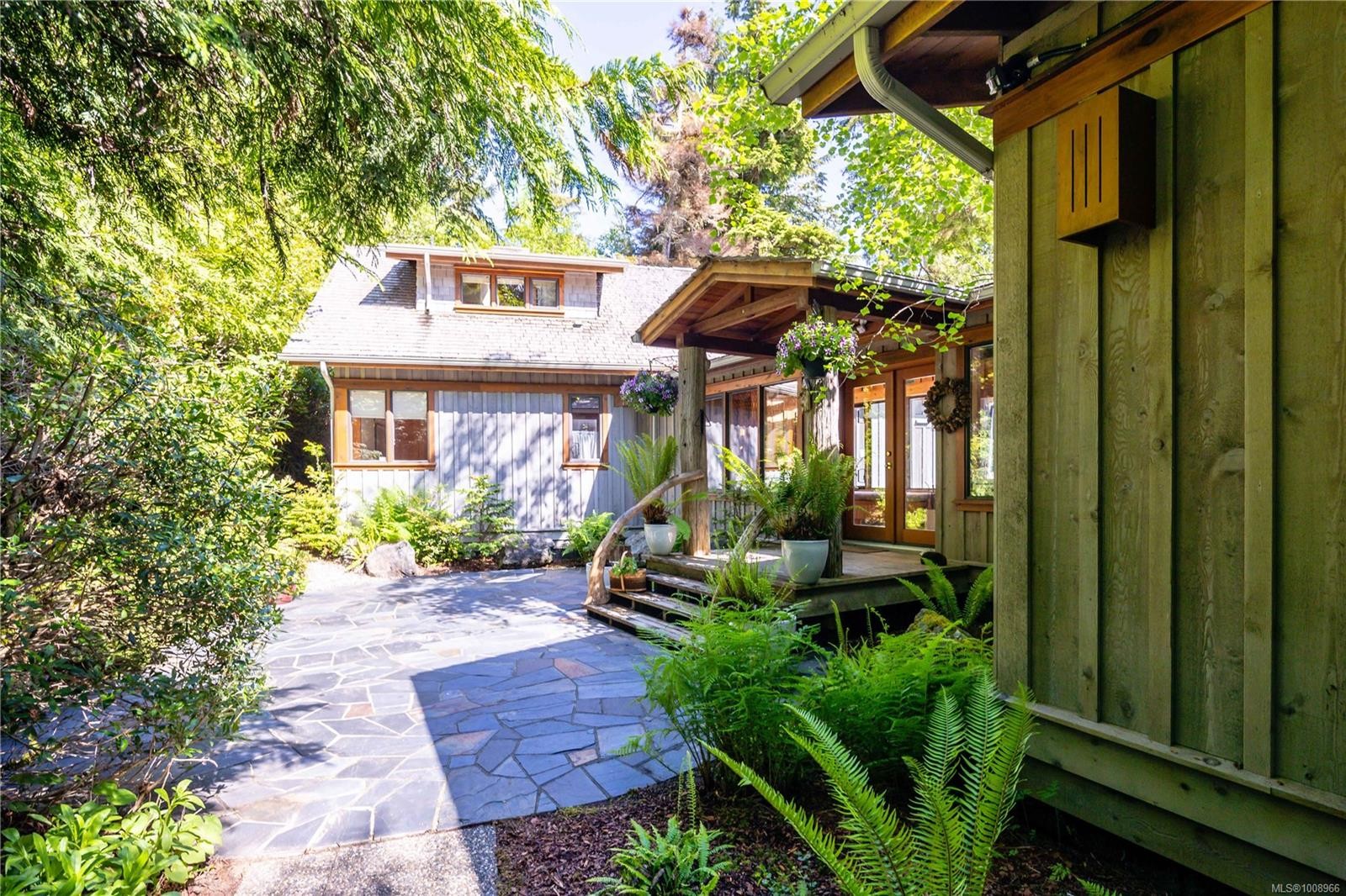 1180 Lynn Rd, Tofino, BC