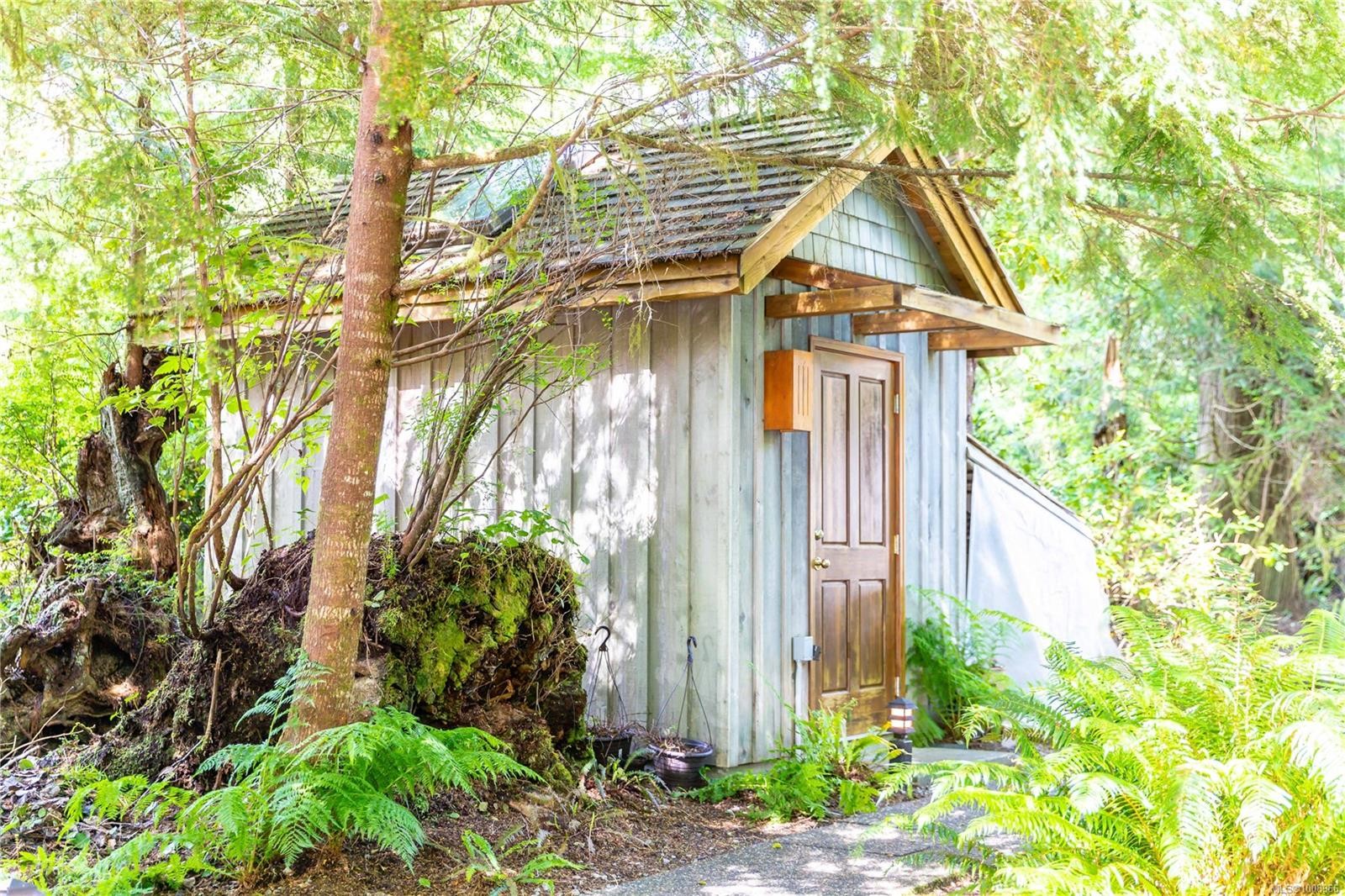 1180 Lynn Rd, Tofino, BC