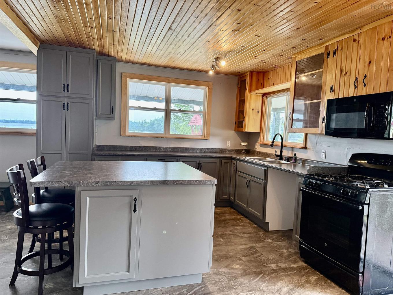 225 Hemlock Haven, Lower Ohio, NS