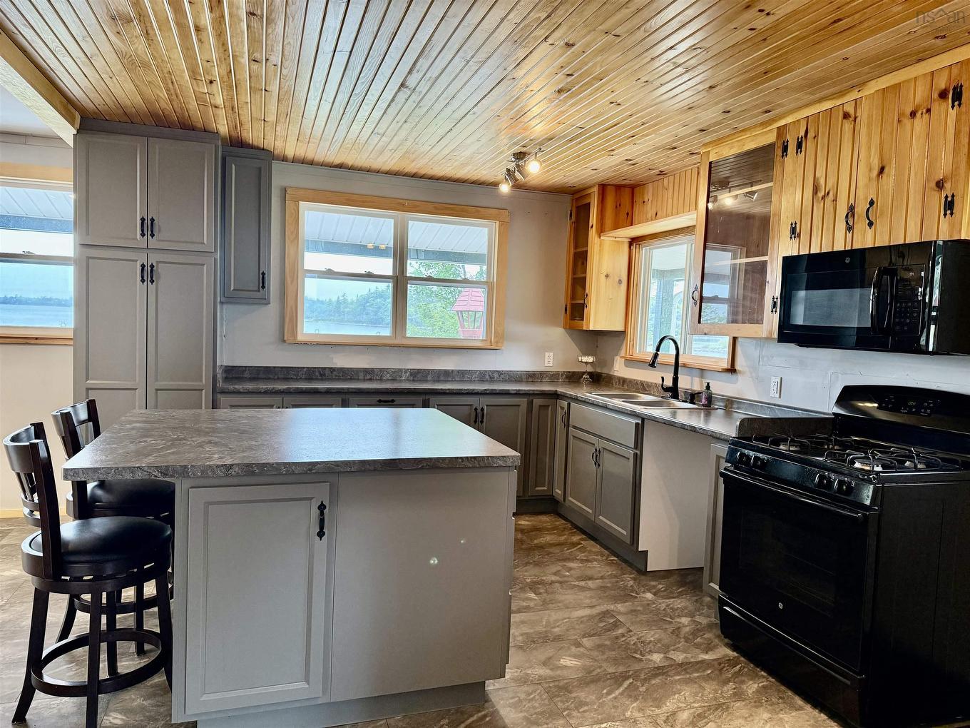 225 Hemlock Haven, Lower Ohio, NS