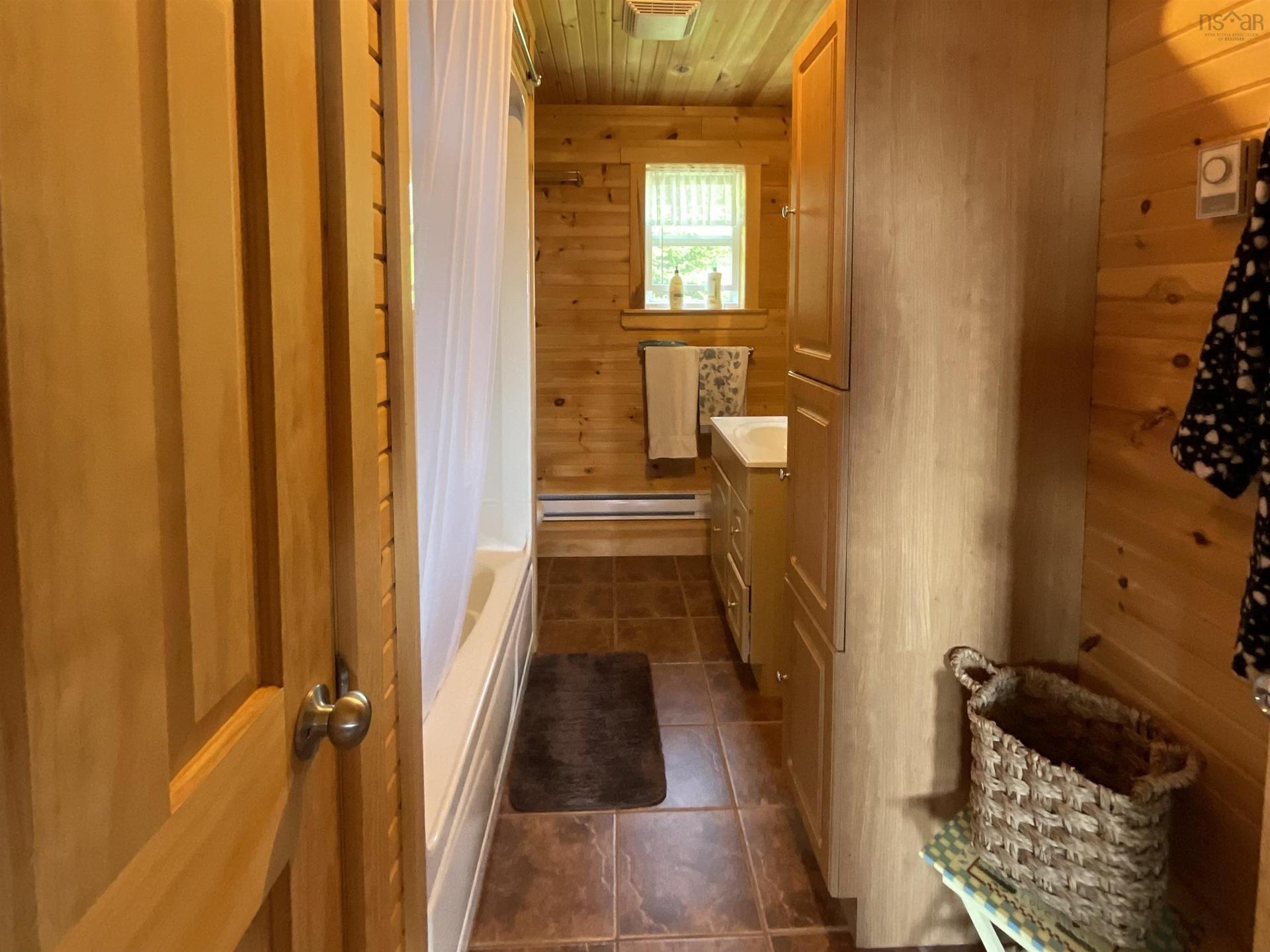 39 R-24, Cole Harbour, NS