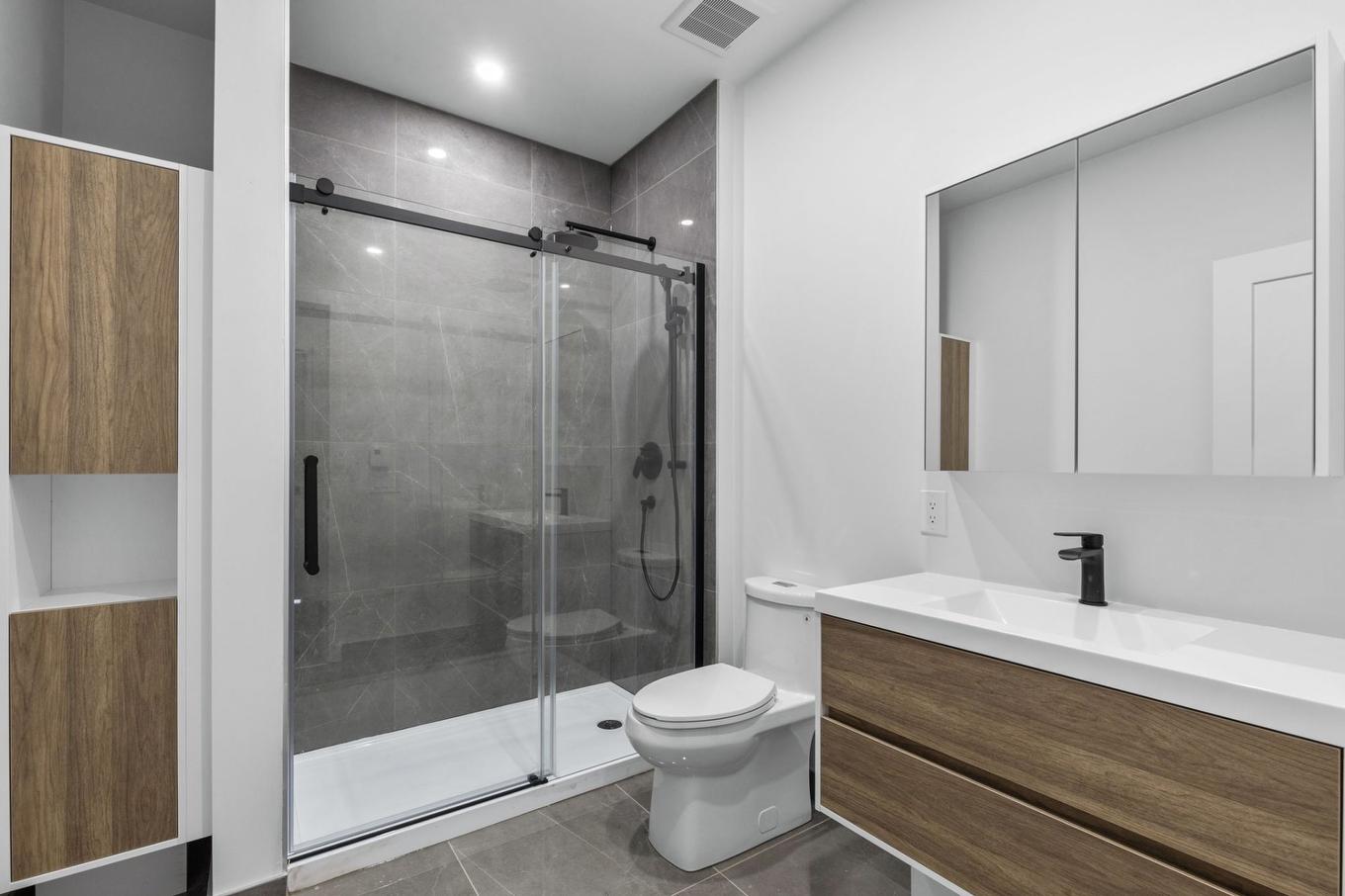 Salle de bains - 613-2030 Rue Lucien-Thimens, Montréal (Saint-Laurent), QC - Indoor Photo Showing Bathroom