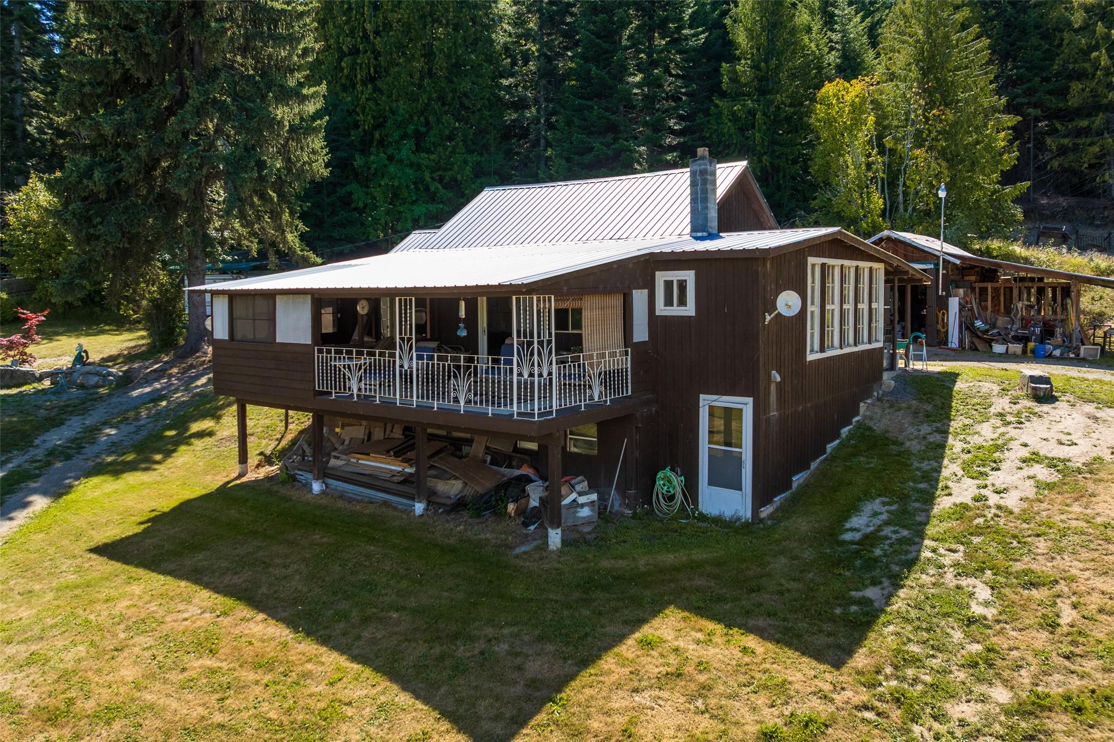 1655 Evans Road, Creston, BC - Outdoor With Deck Patio Veranda