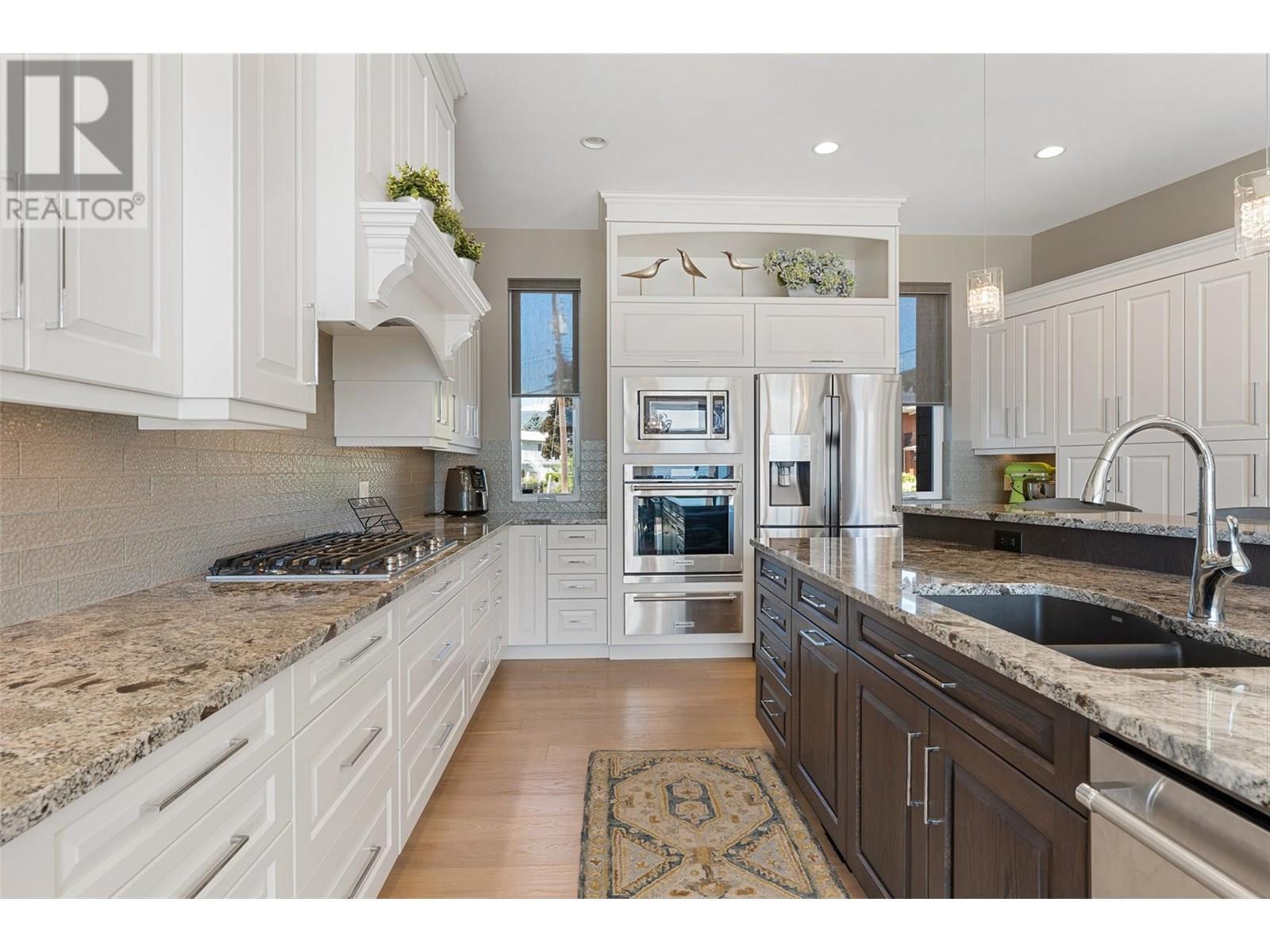 1579 Pritchard Drive, West Kelowna, BC - Indoor Photo Showing Kitchen With Double Sink With Upgraded Kitchen