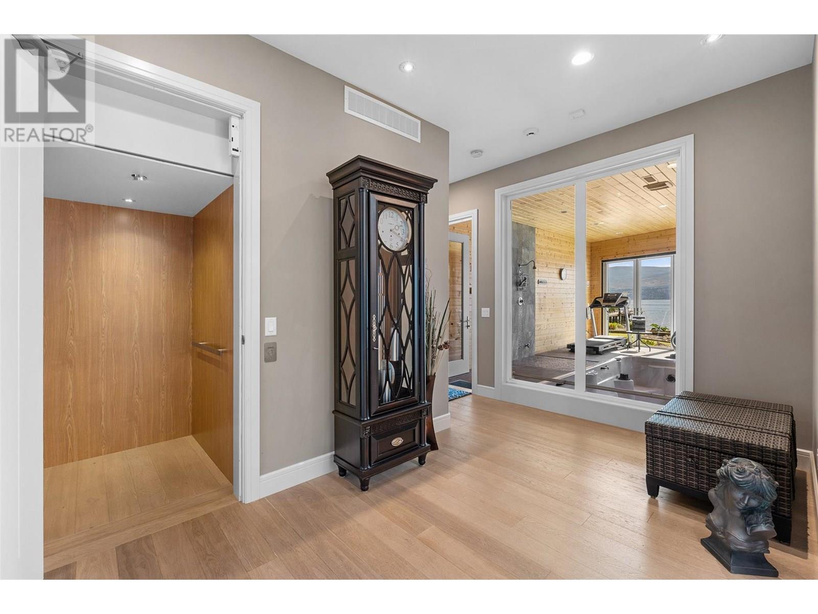 1579 Pritchard Drive, West Kelowna, BC - Indoor Photo Showing Other Room