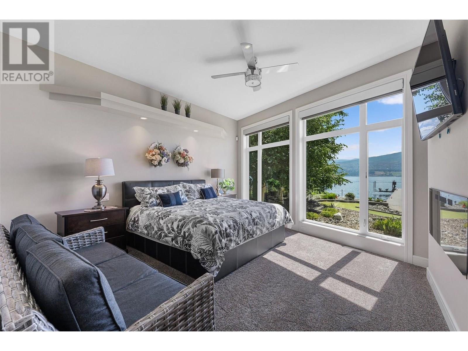 1579 Pritchard Drive, West Kelowna, BC - Indoor Photo Showing Bedroom