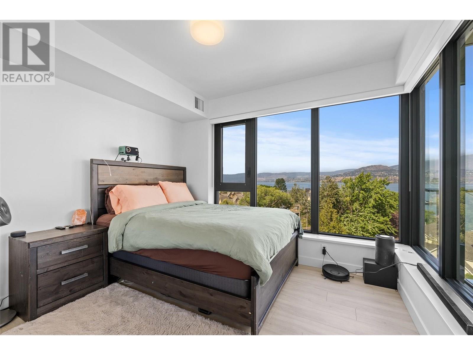 3699 Capozzi Road Unit# 811, Kelowna, BC - Indoor Photo Showing Bedroom
