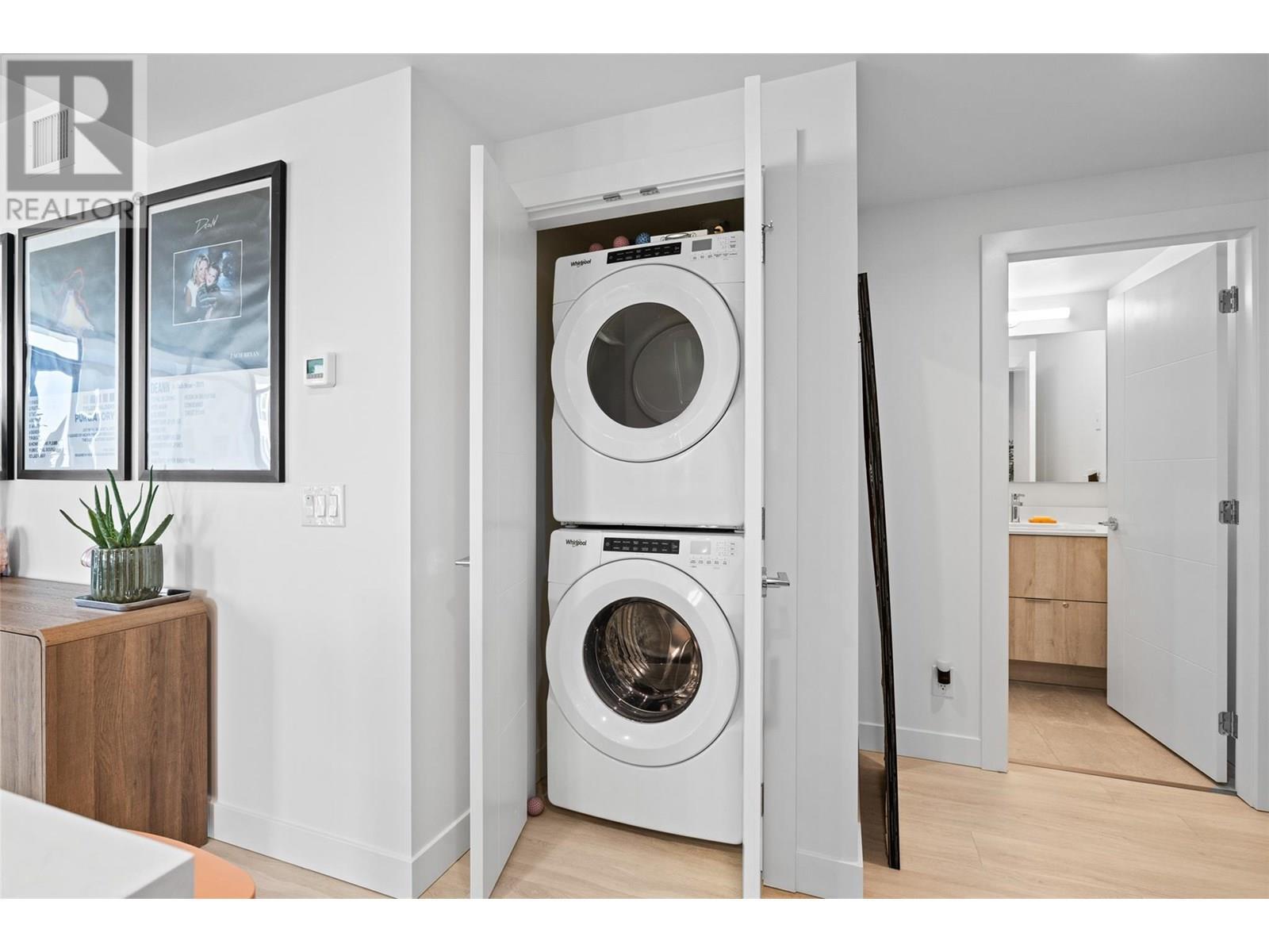 3699 Capozzi Road Unit# 811, Kelowna, BC - Indoor Photo Showing Laundry Room