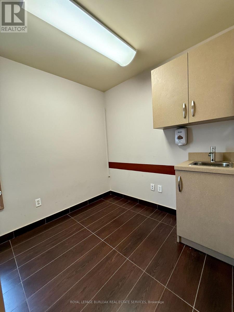 906 Brant Street, Burlington, ON