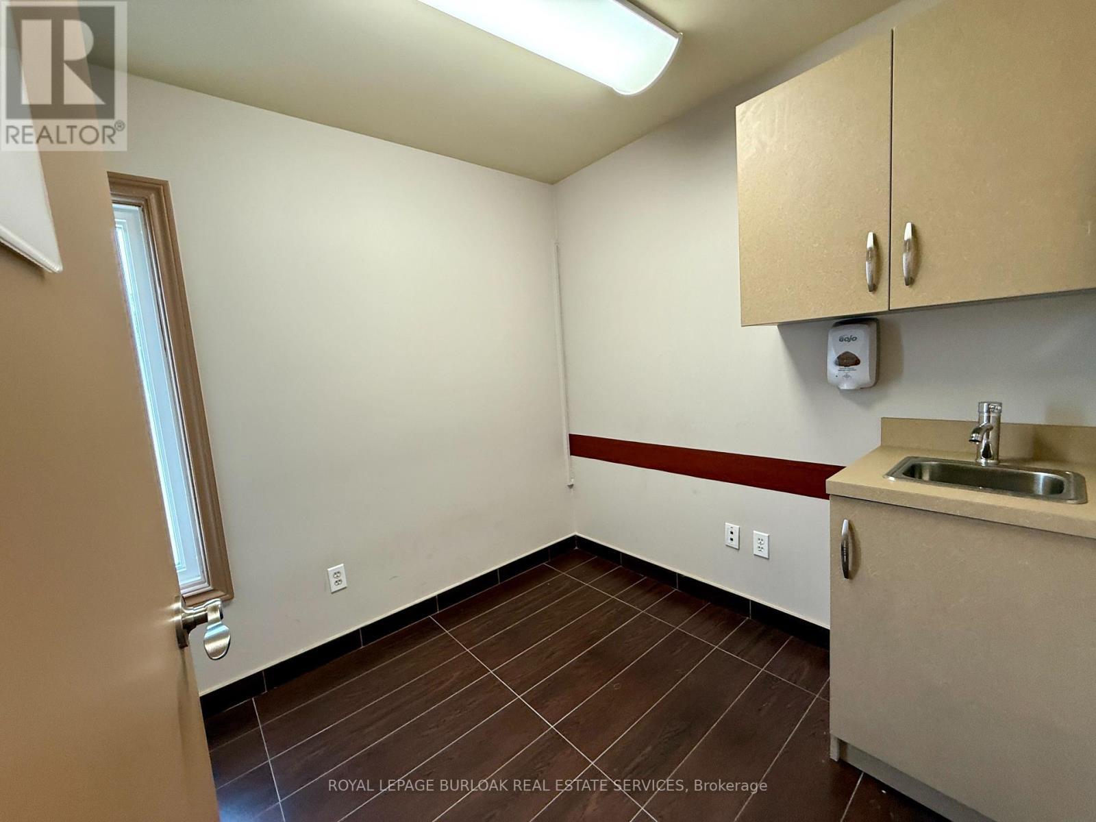 906 Brant Street, Burlington, ON