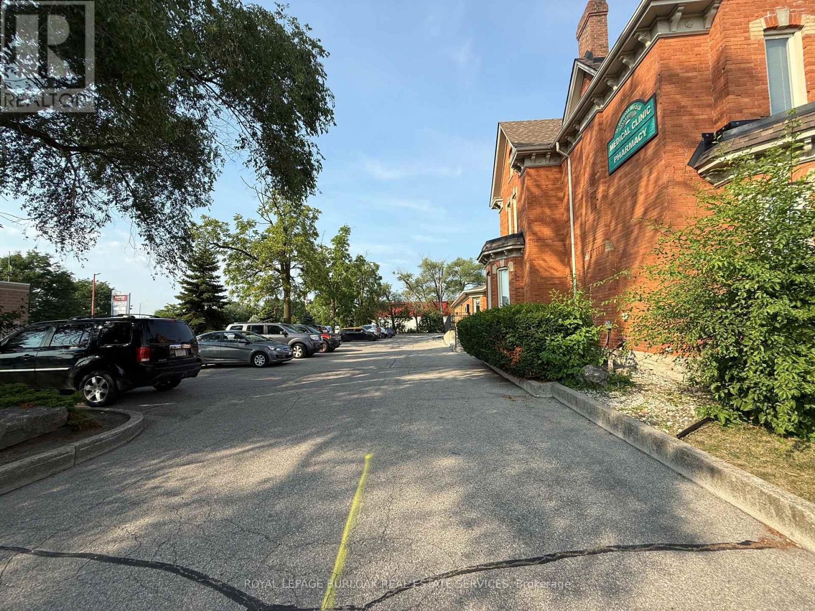 906 Brant Street, Burlington, ON