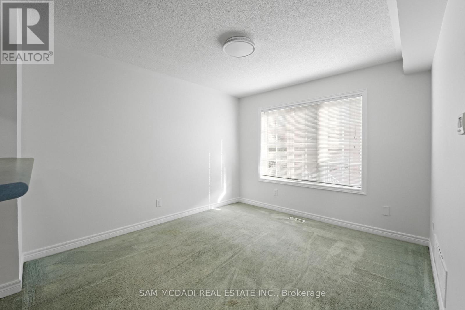 5 - 5031 East Mill Road, Mississauga, ON - Indoor Photo Showing Other Room