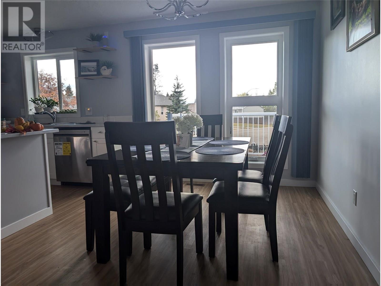 52 Sukunka Place, Tumbler Ridge, BC - Indoor Photo Showing Dining Room