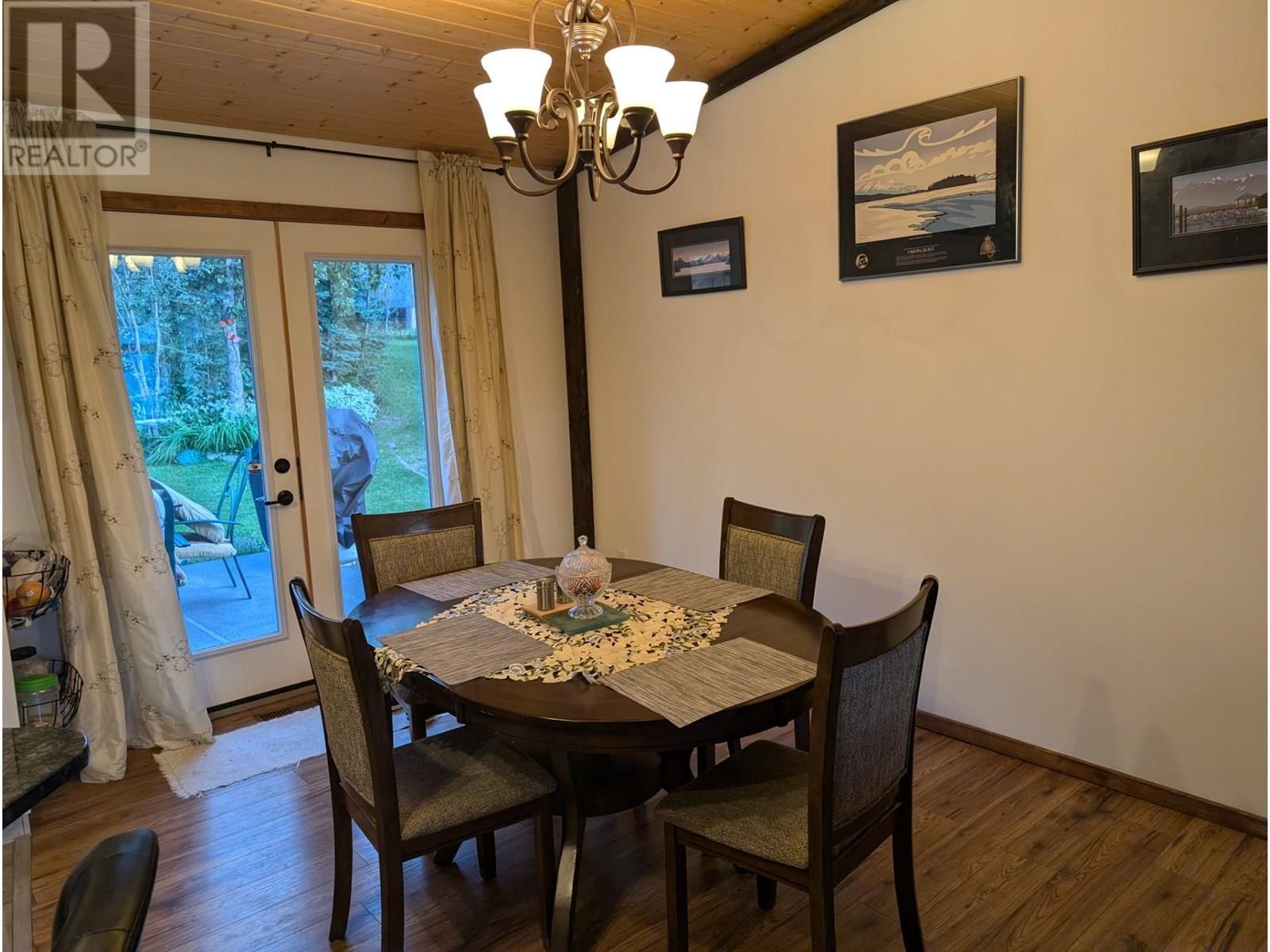 56 Sukunka Place, Tumbler Ridge, BC - Indoor Photo Showing Dining Room