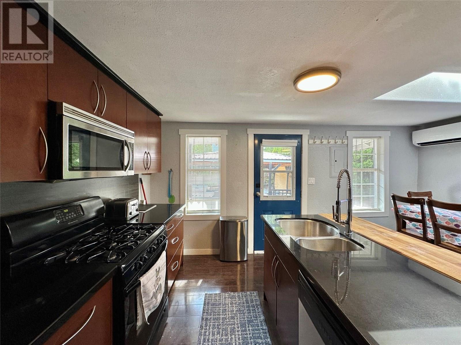 2146 Newton Road, Cawston, BC - Indoor Photo Showing Kitchen With Double Sink