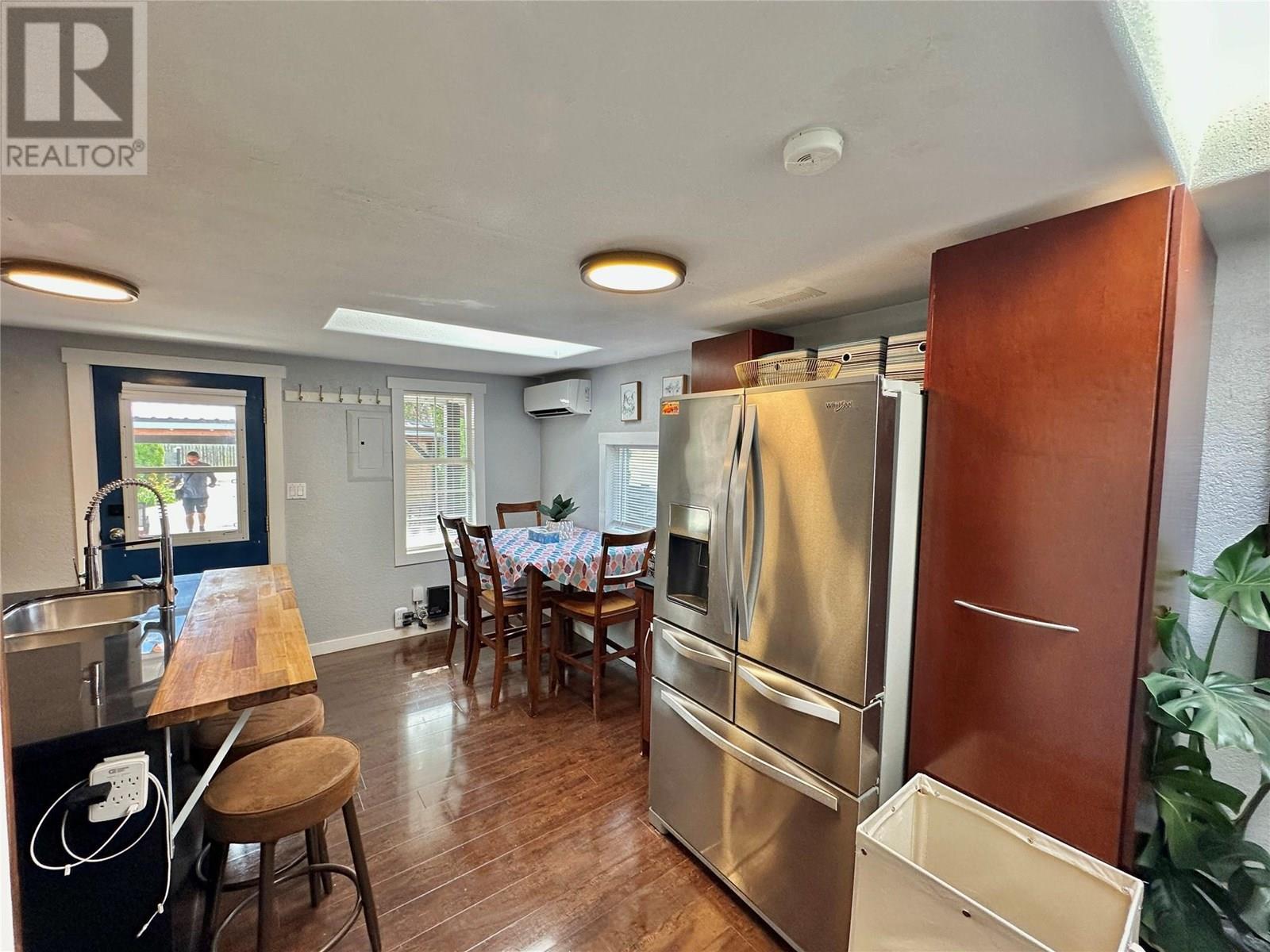 2146 Newton Road, Cawston, BC - Indoor