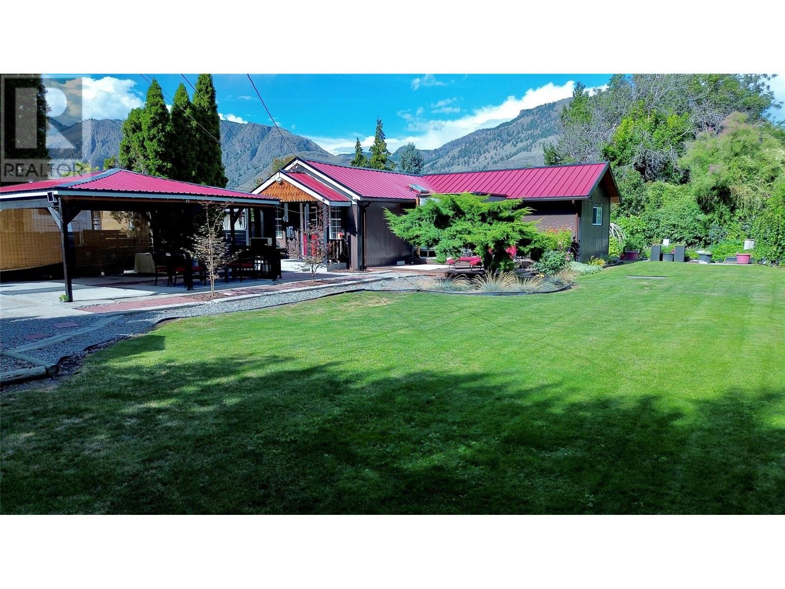 2146 Newton Road, Cawston, BC - Outdoor With Deck Patio Veranda