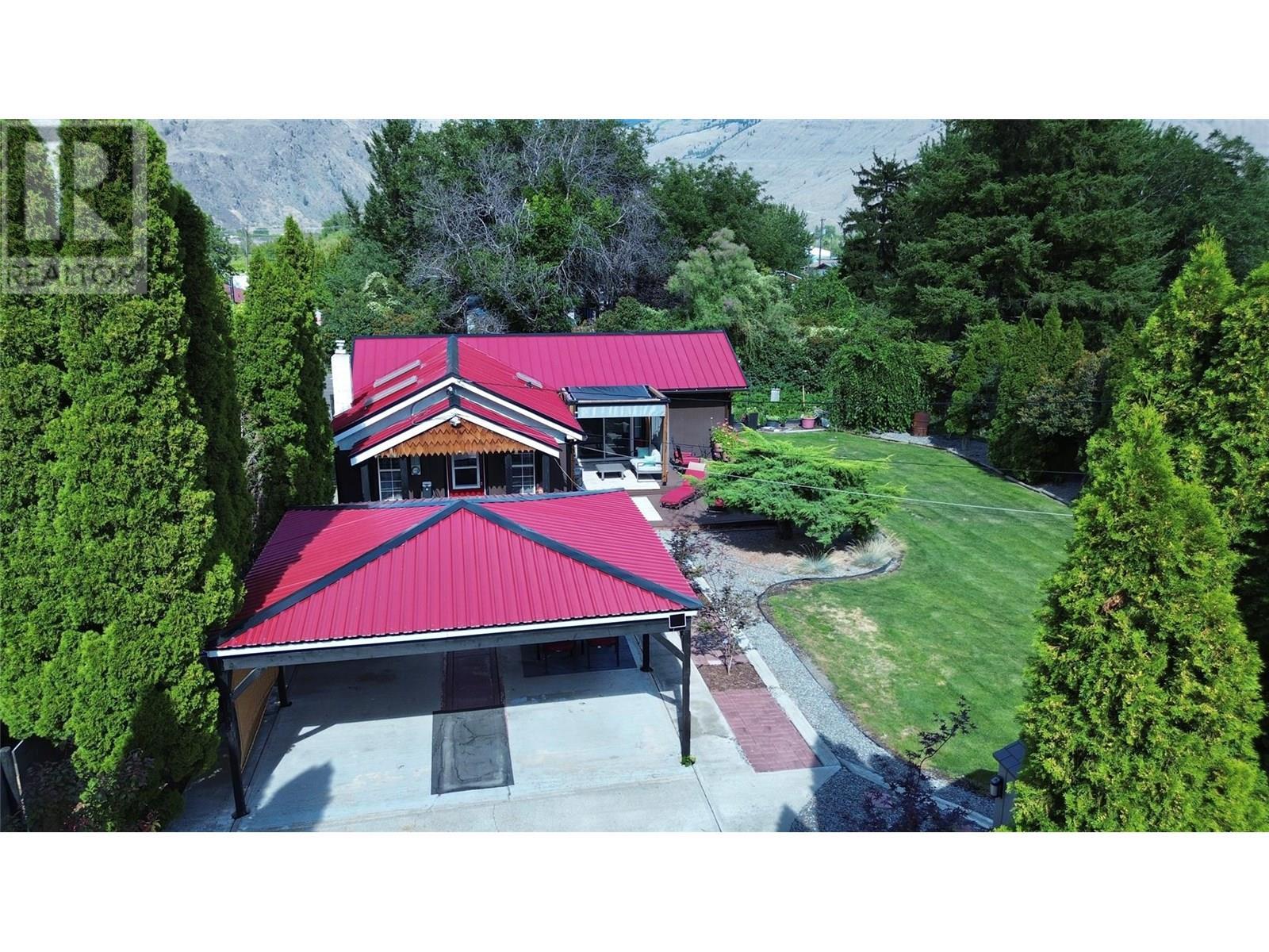 2146 Newton Road, Cawston, BC - Outdoor With Deck Patio Veranda