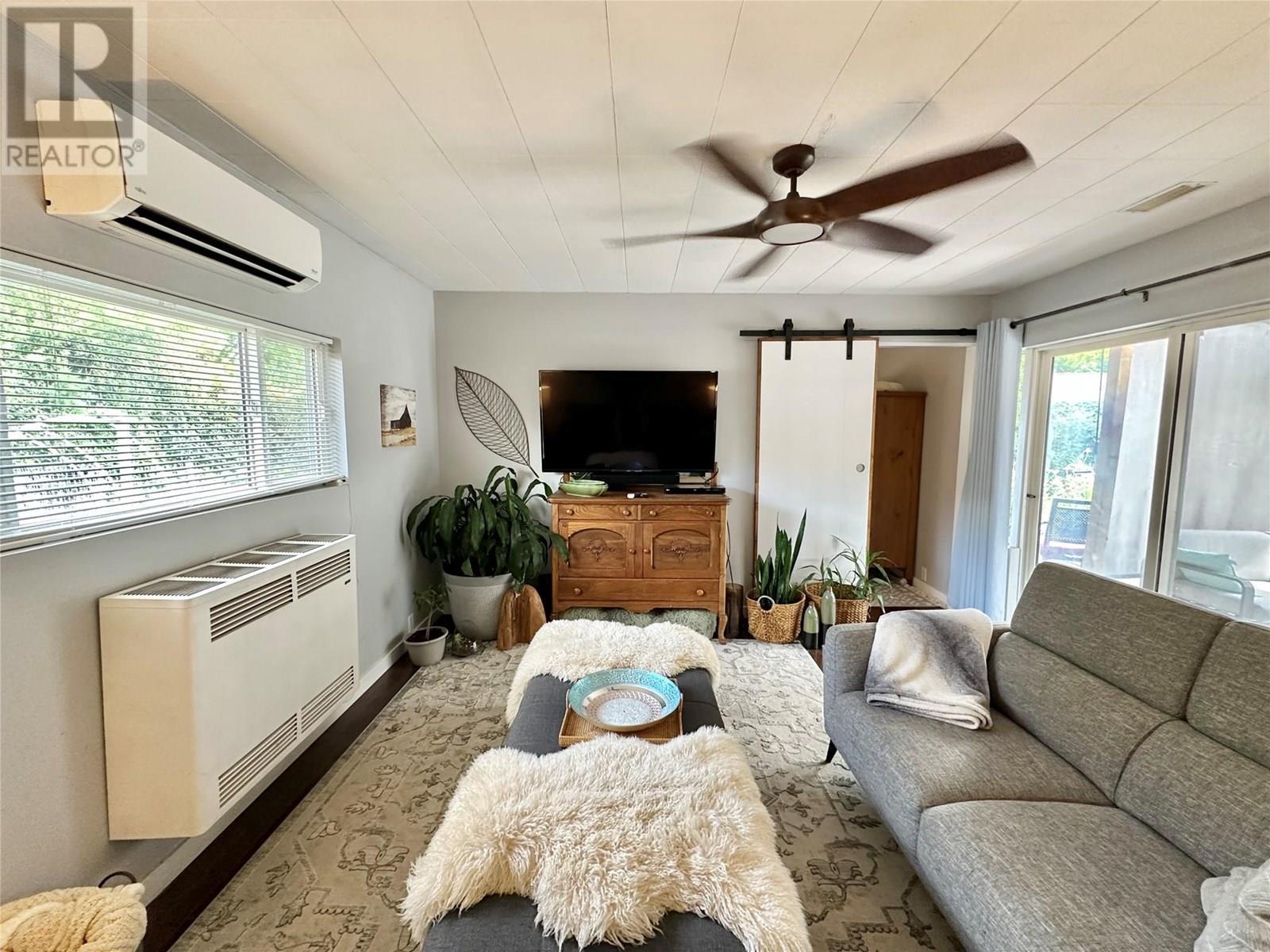 2146 Newton Road, Cawston, BC - Indoor