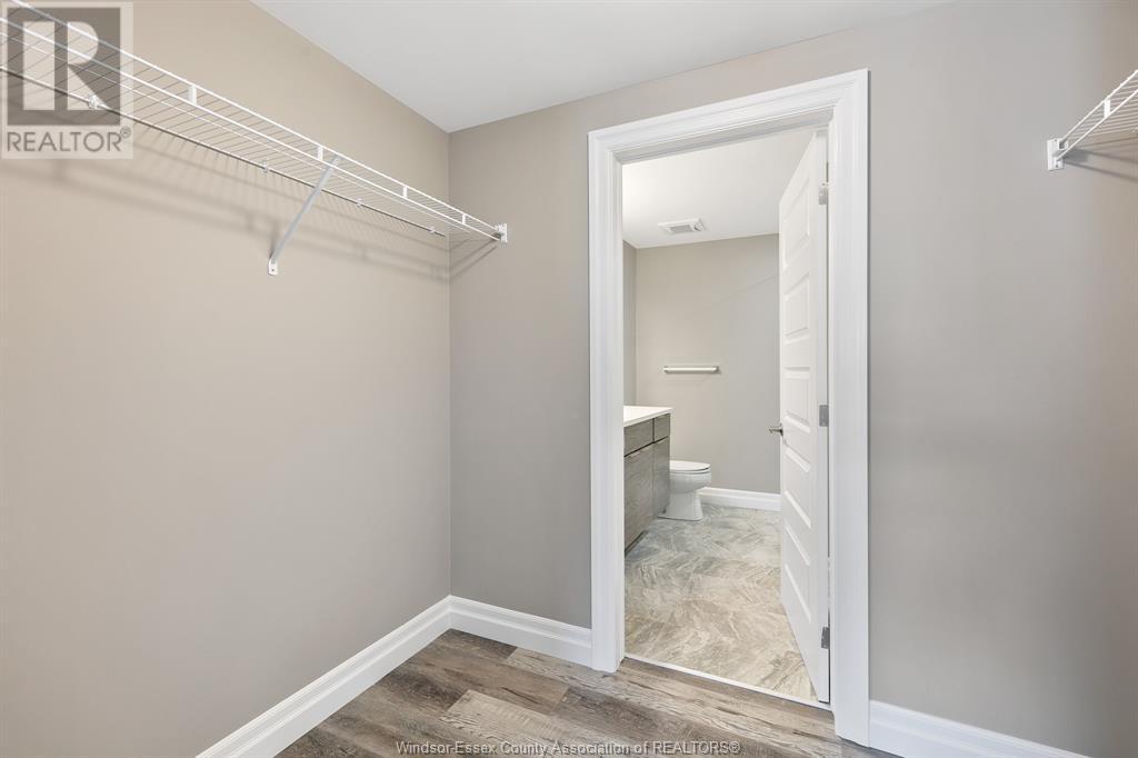 716 Brownstone Unit# 202, Tecumseh, ON - Indoor With Storage